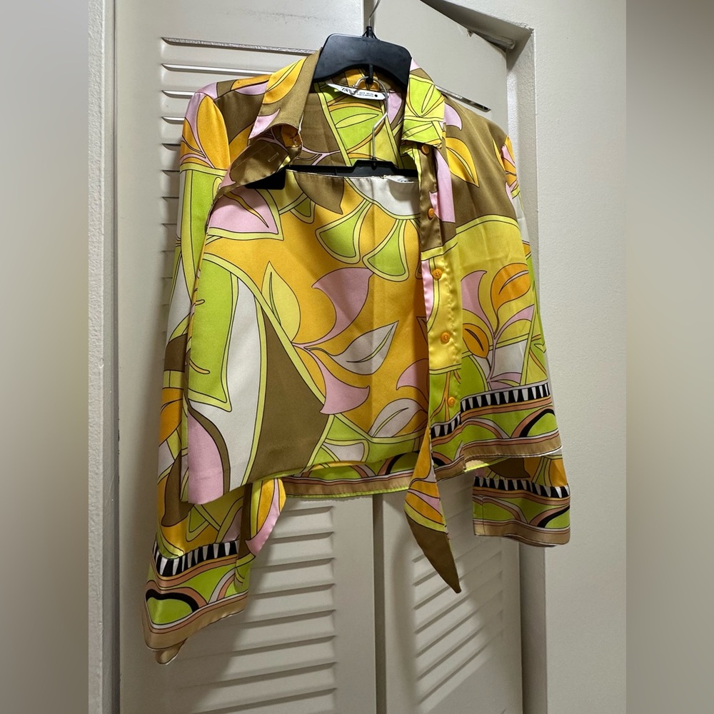 Beautiful and lovely Multicolor set (shirt and skirt) from Zara!